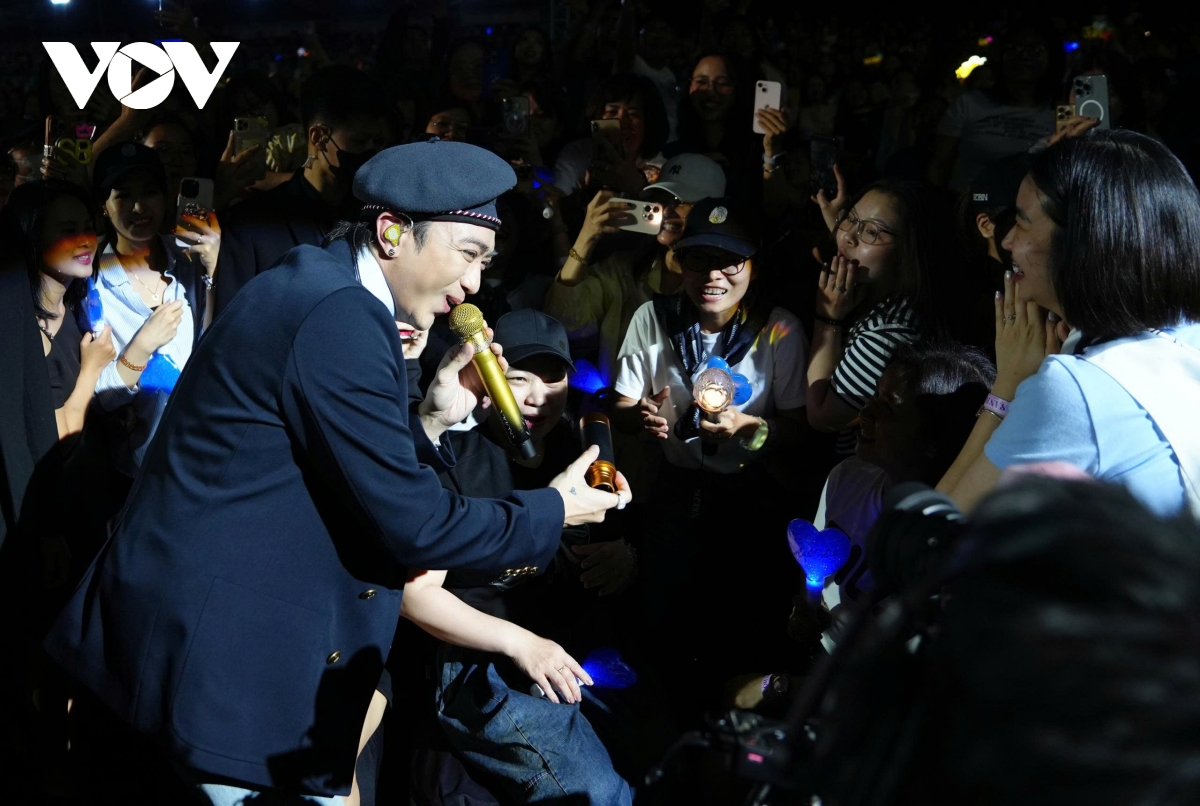 soobin vao vai captain don tim fan, ta loi fan nhi bang mon qua dac biet hinh anh 24