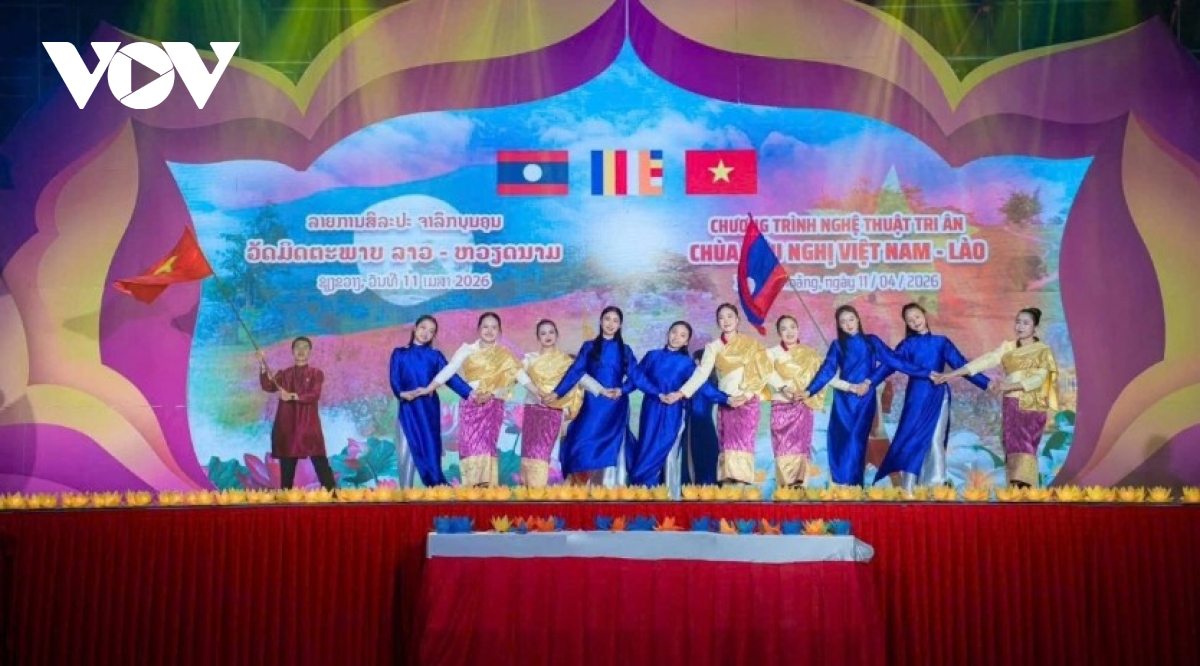 special art programme in xiengkhouang honours vietnam-laos friendship picture 1