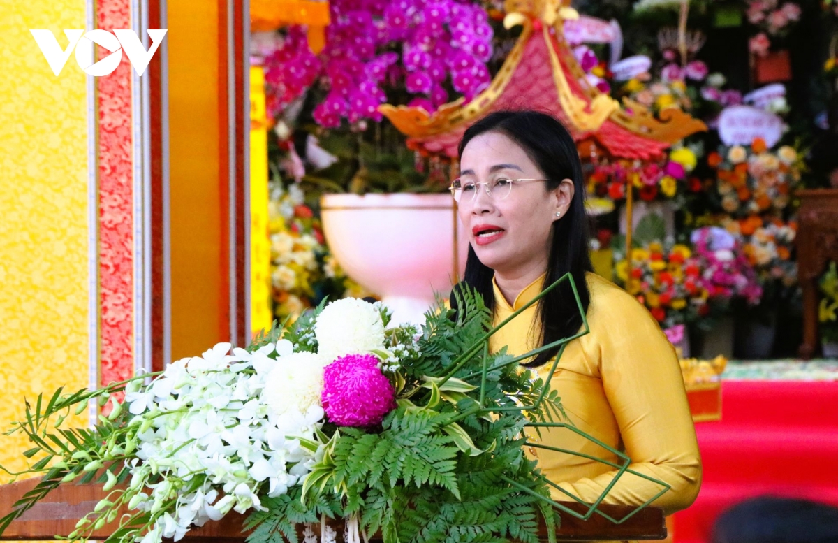 hang ngan nguoi du le via Duc bo tat quan the Am - ngu hanh son hinh anh 4