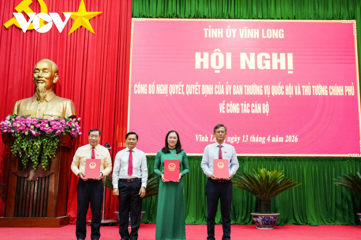 vinh long cong bo cac nghi quyet va quyet dinh ve cong tac can bo hinh anh 2