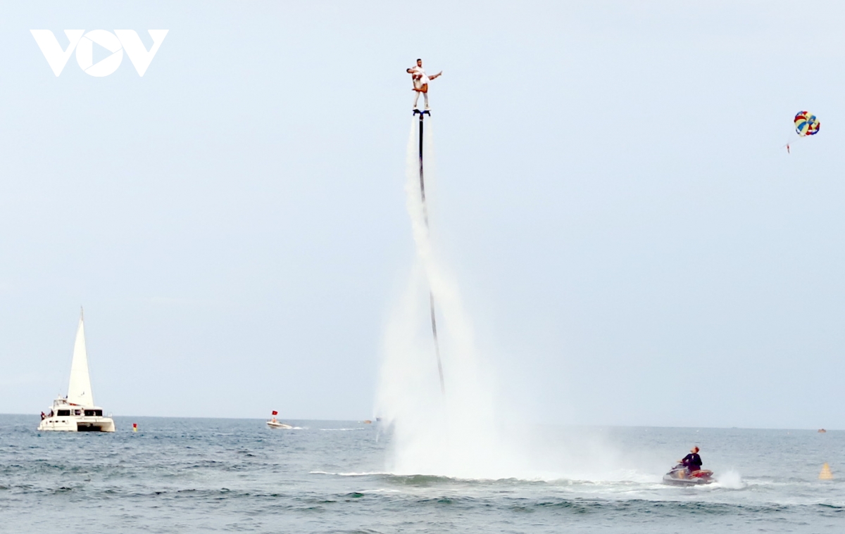  khai truong mua du lich bien Da nang 2026 hinh anh 1