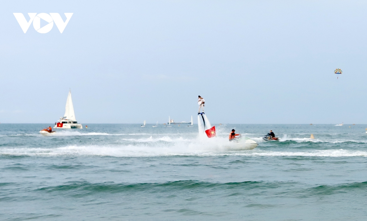  khai truong mua du lich bien Da nang 2026 hinh anh 2