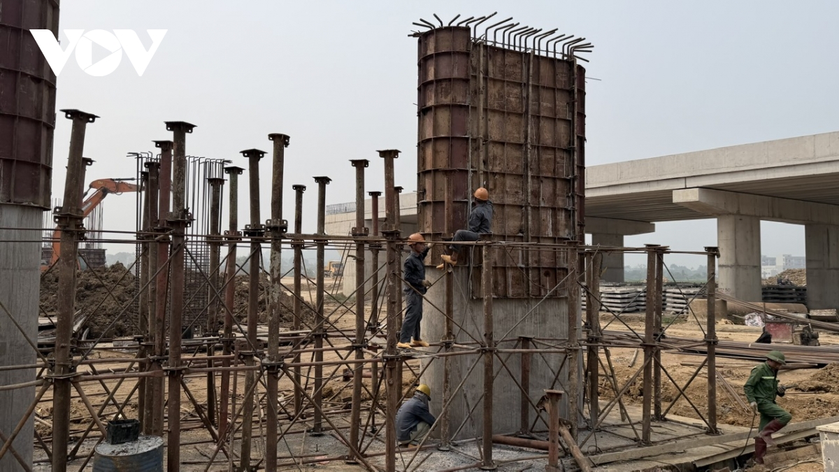 cao toc rong nhat viet nam tri gia hon 5.200 ty dong dang tang toc ve dich hinh anh 7