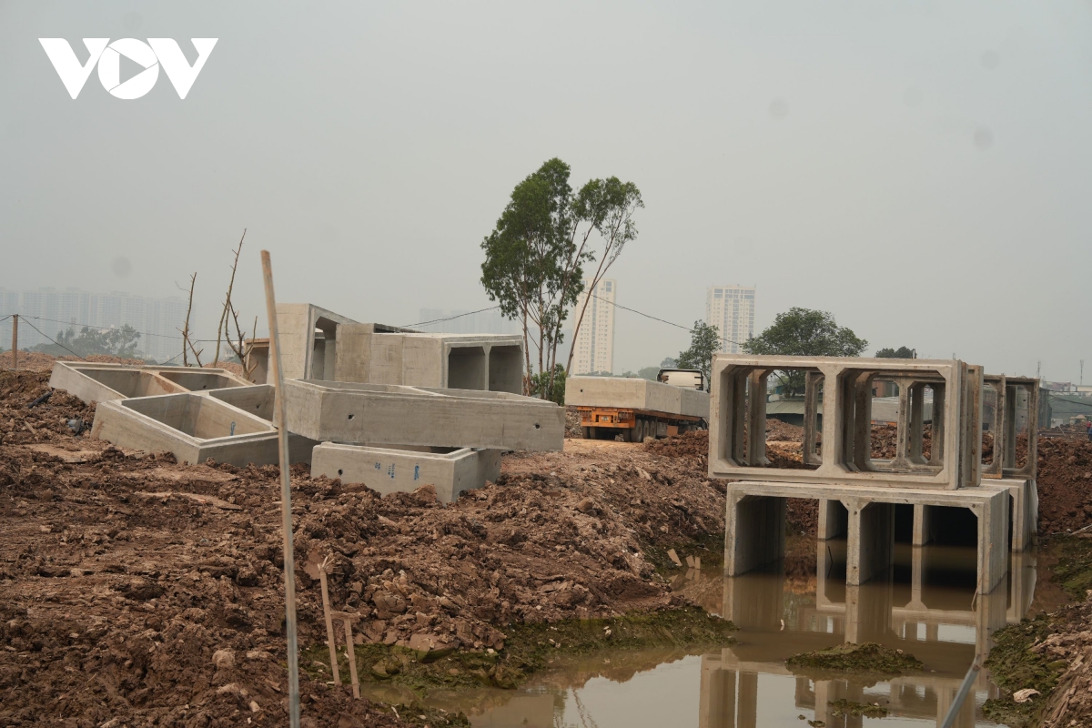 Day nhanh tien do thi cong ho phu Do can di doi voi dam bao ve sinh moi truong hinh anh 9