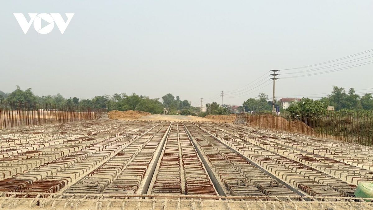 cao toc rong nhat viet nam tri gia hon 5.200 ty dong dang tang toc ve dich hinh anh 9