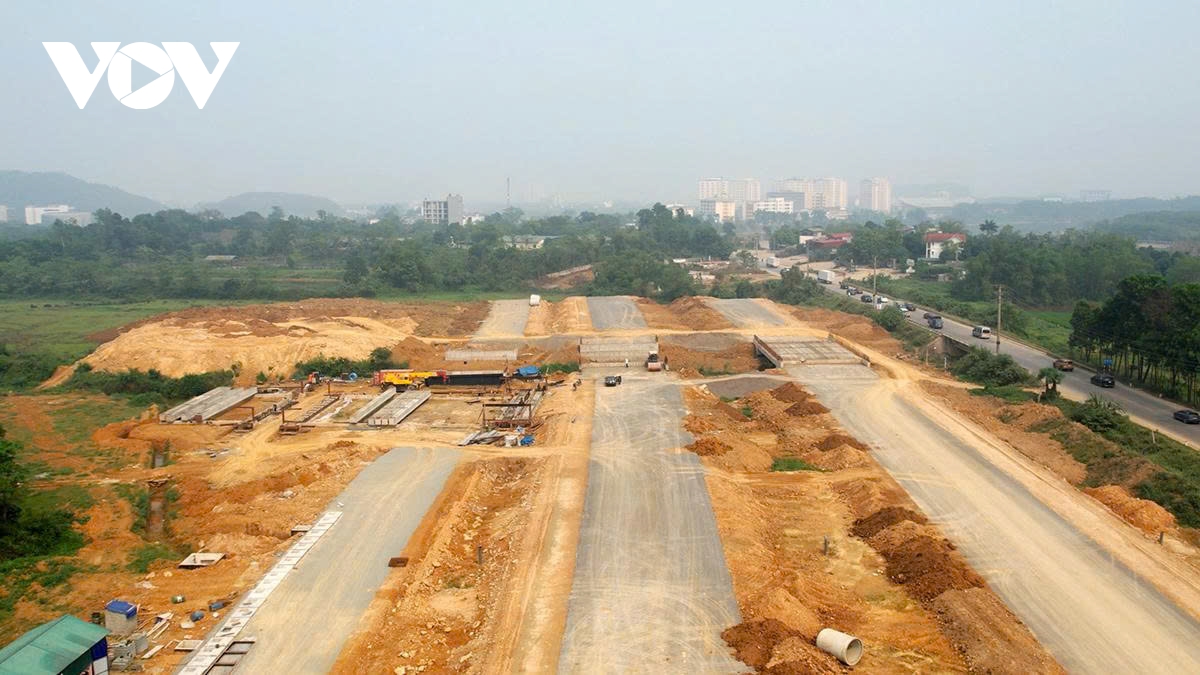 cao toc rong nhat viet nam tri gia hon 5.200 ty dong dang tang toc ve dich hinh anh 2