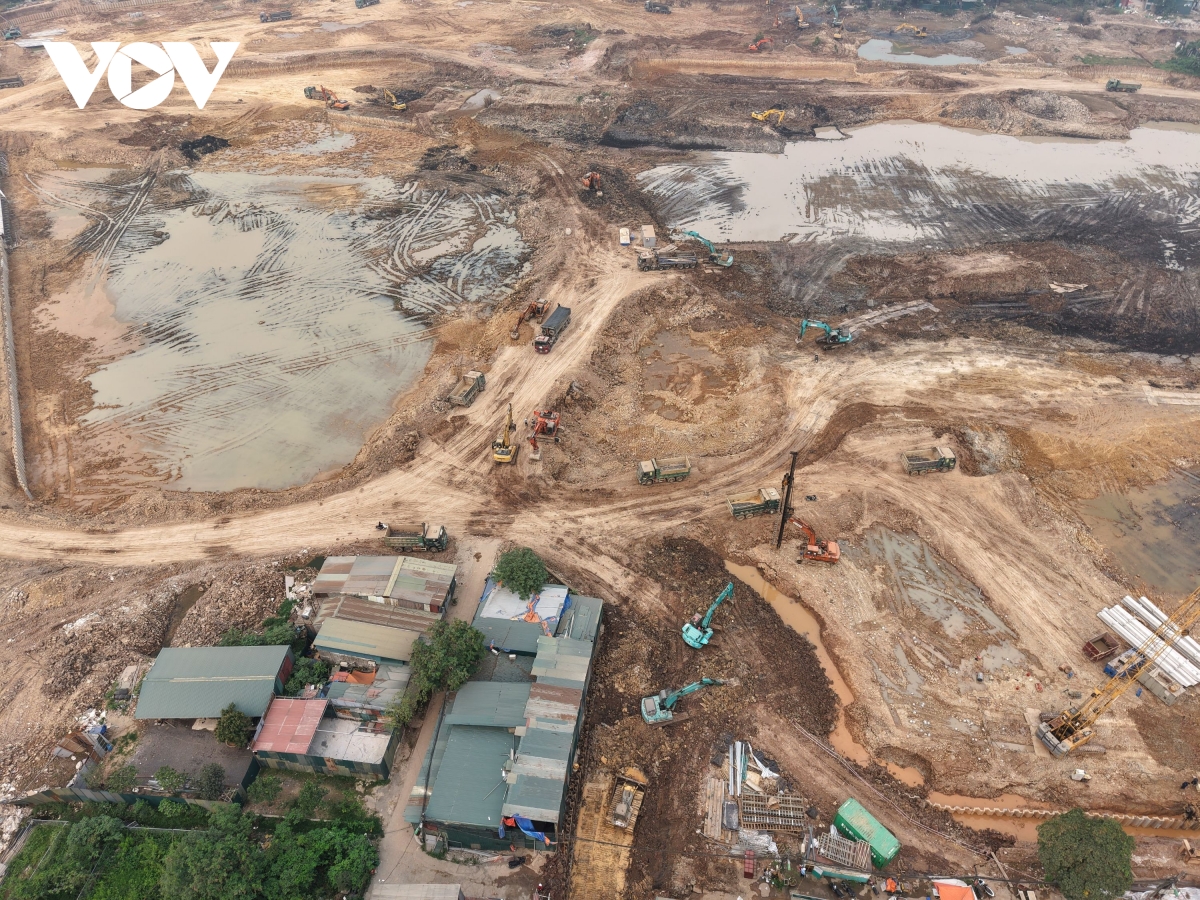 Day nhanh tien do thi cong ho phu Do can di doi voi dam bao ve sinh moi truong hinh anh 2