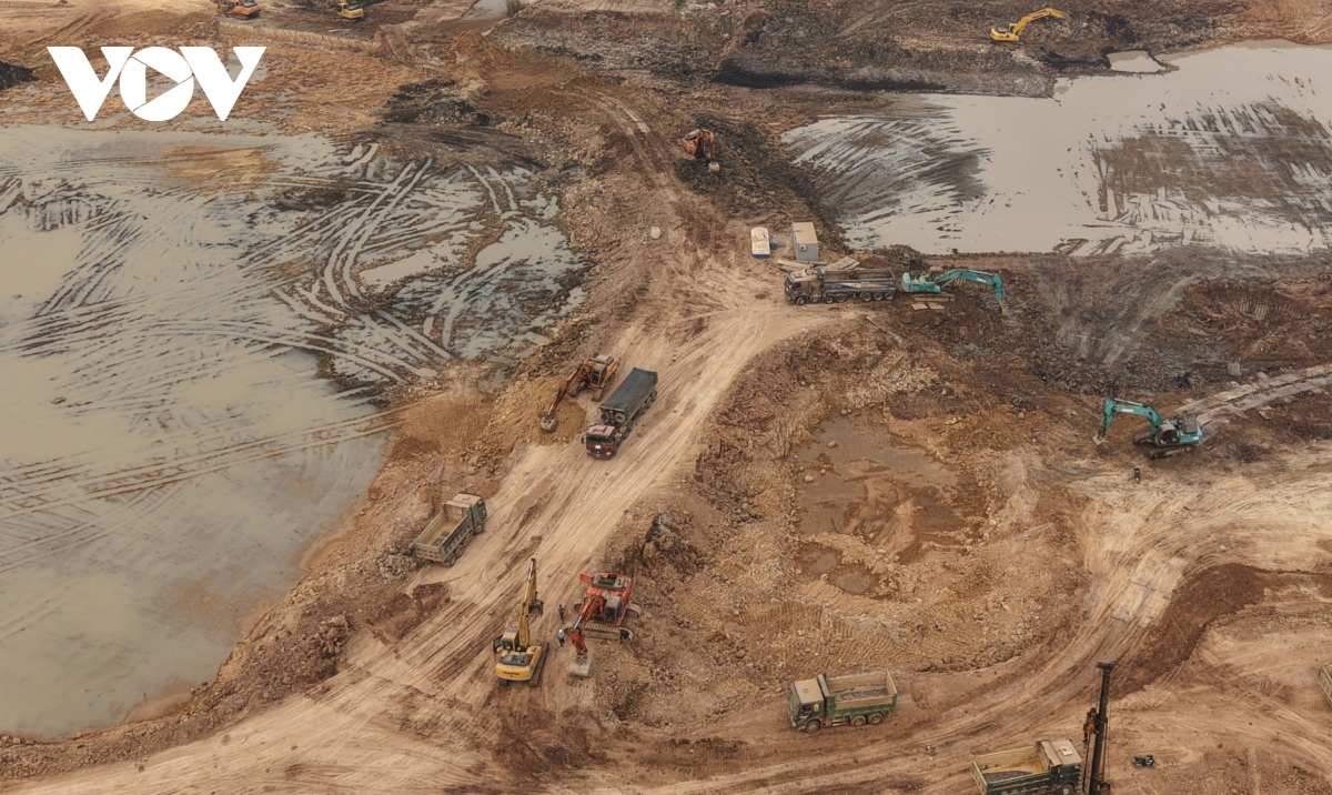 Day nhanh tien do thi cong ho phu Do can di doi voi dam bao ve sinh moi truong hinh anh 4