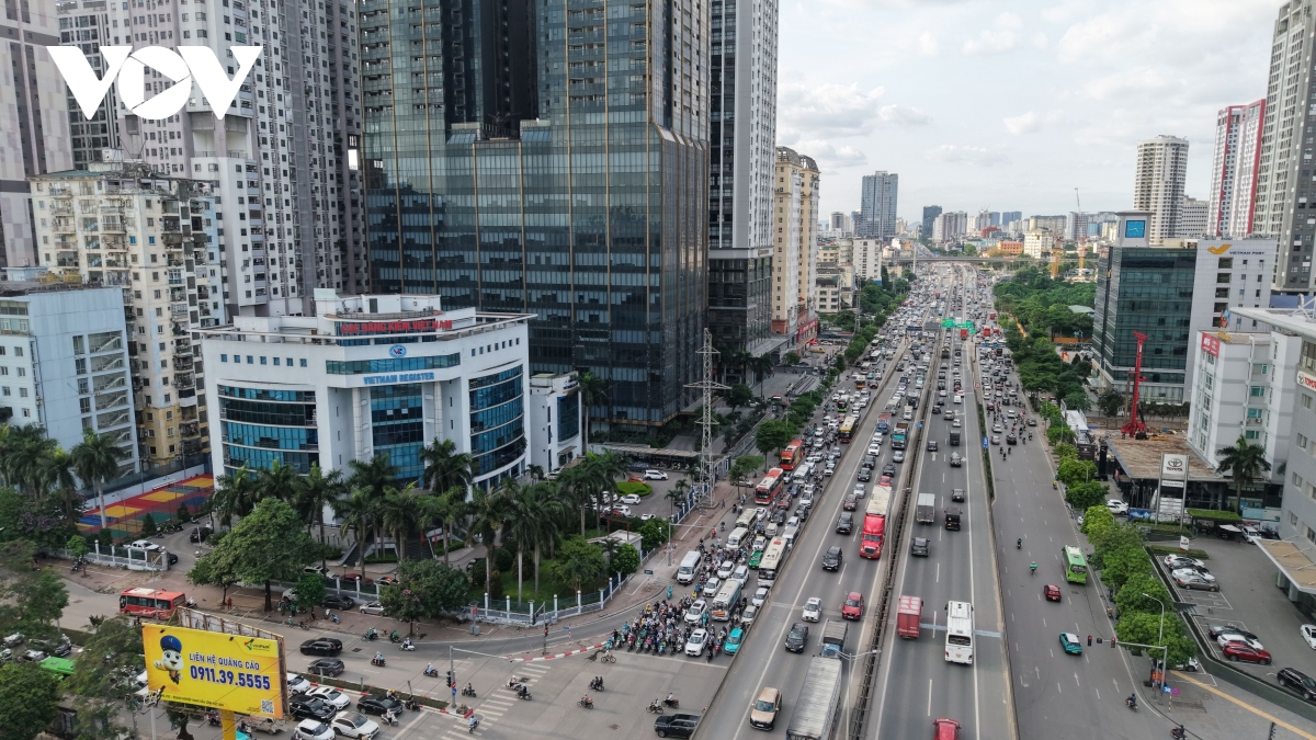 dong xe co noi duoi nhau roi thu do di nghi le 30 4, ap luc giao thong tang cao hinh anh 5