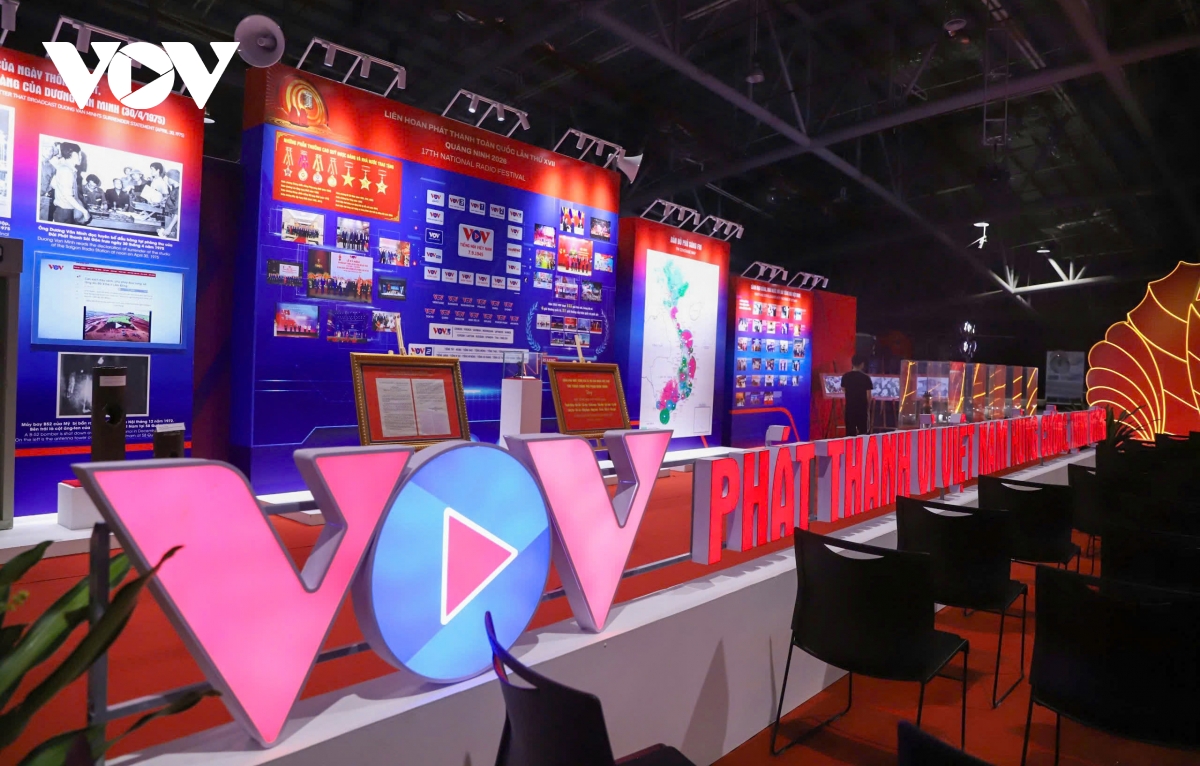 trien lam phat thanh vi viet nam hung cuong, thinh vuong hinh anh 8