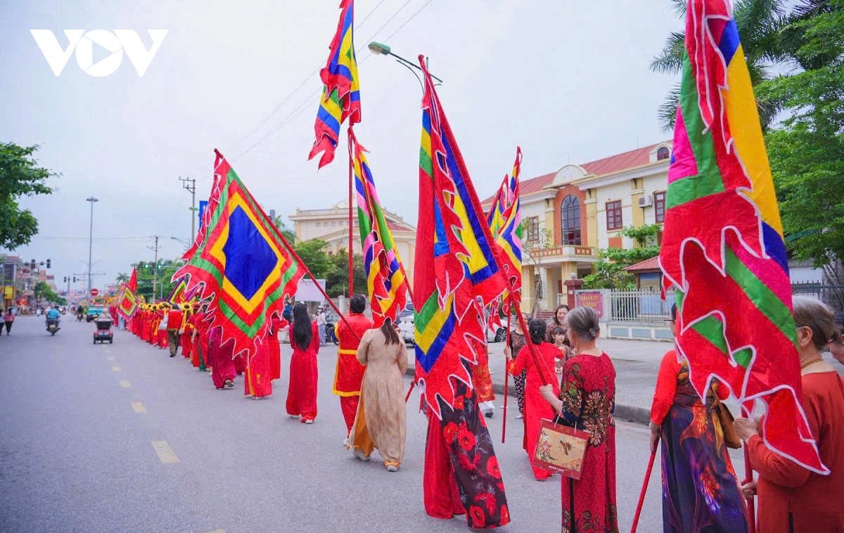 Dac sac le hoi gio tran ben dong bach Dang hinh anh 10