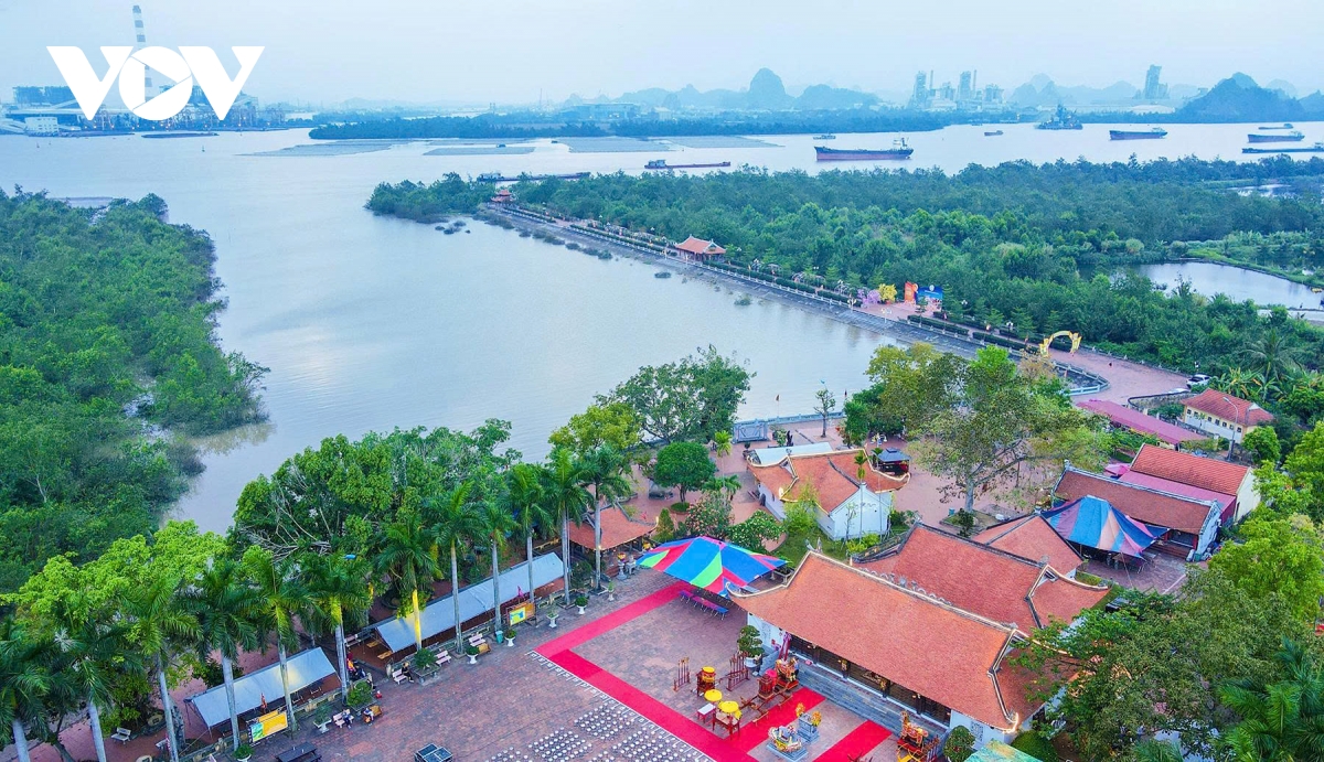 Dac sac le hoi gio tran ben dong bach Dang hinh anh 12