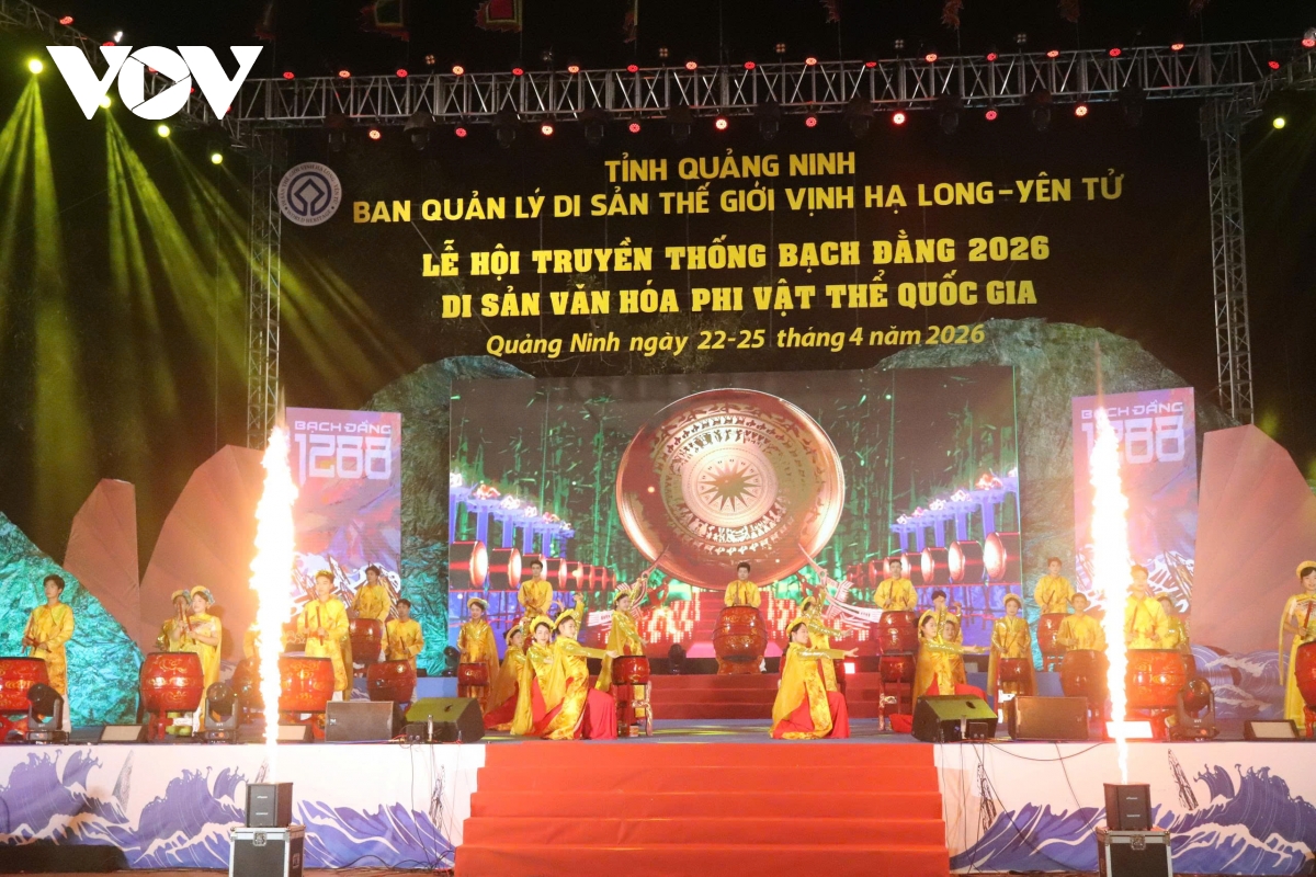 Dac sac le hoi gio tran ben dong bach Dang hinh anh 2