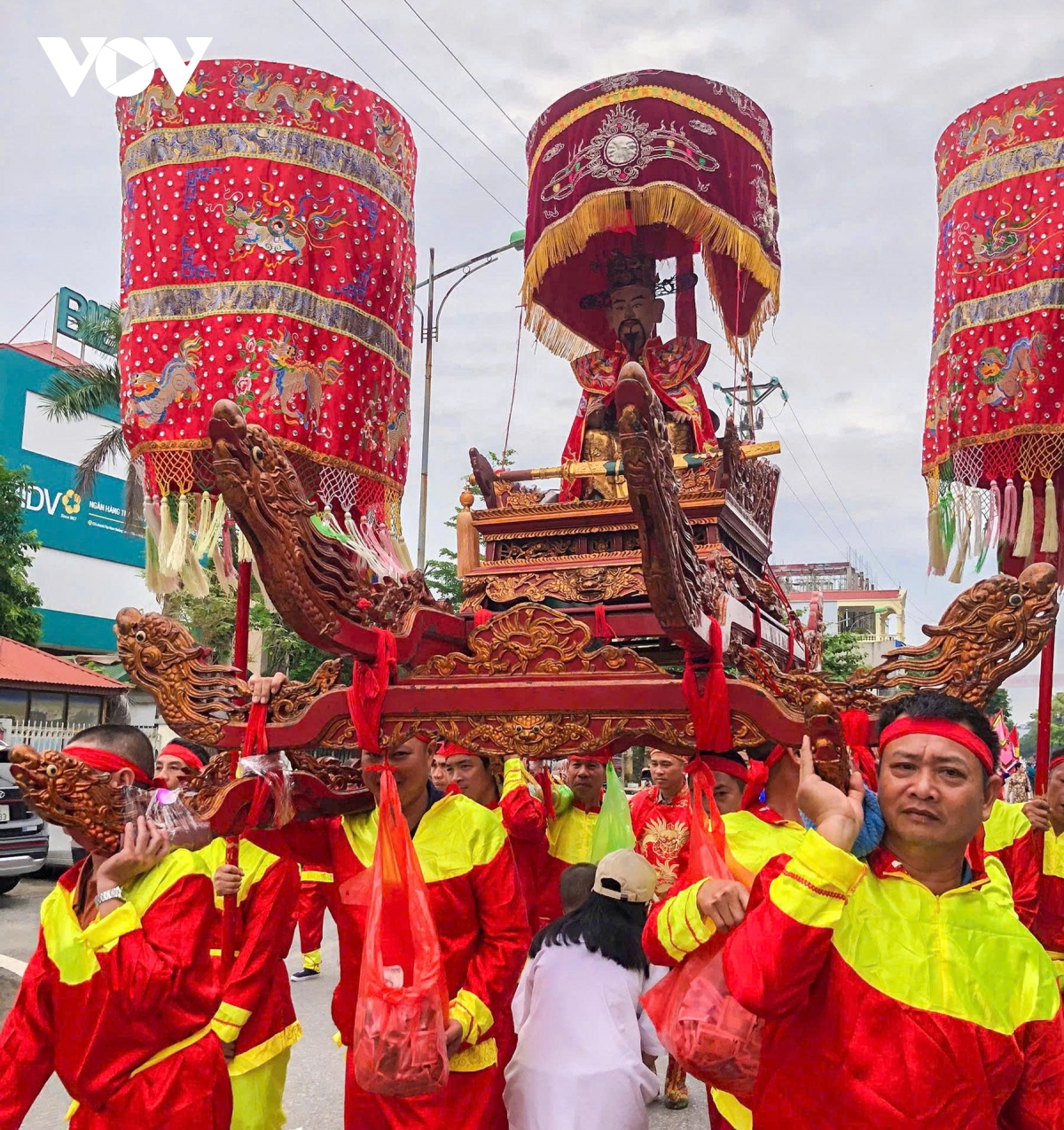 Dac sac le hoi gio tran ben dong bach Dang hinh anh 6