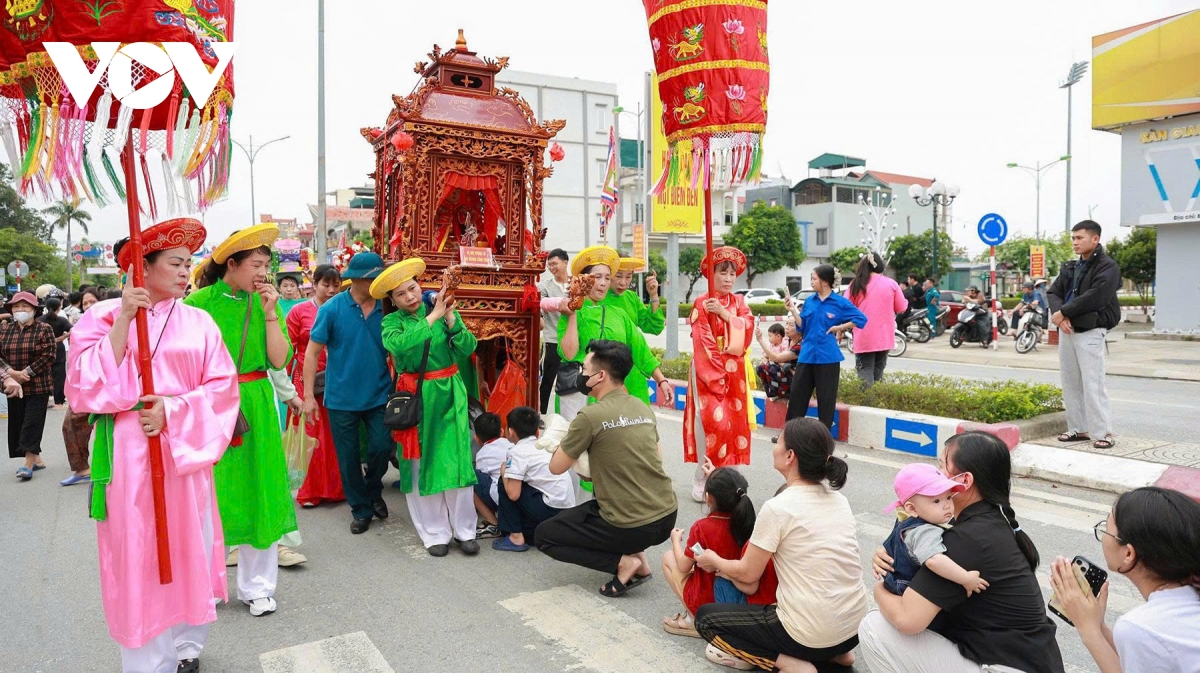 Dac sac le hoi gio tran ben dong bach Dang hinh anh 8