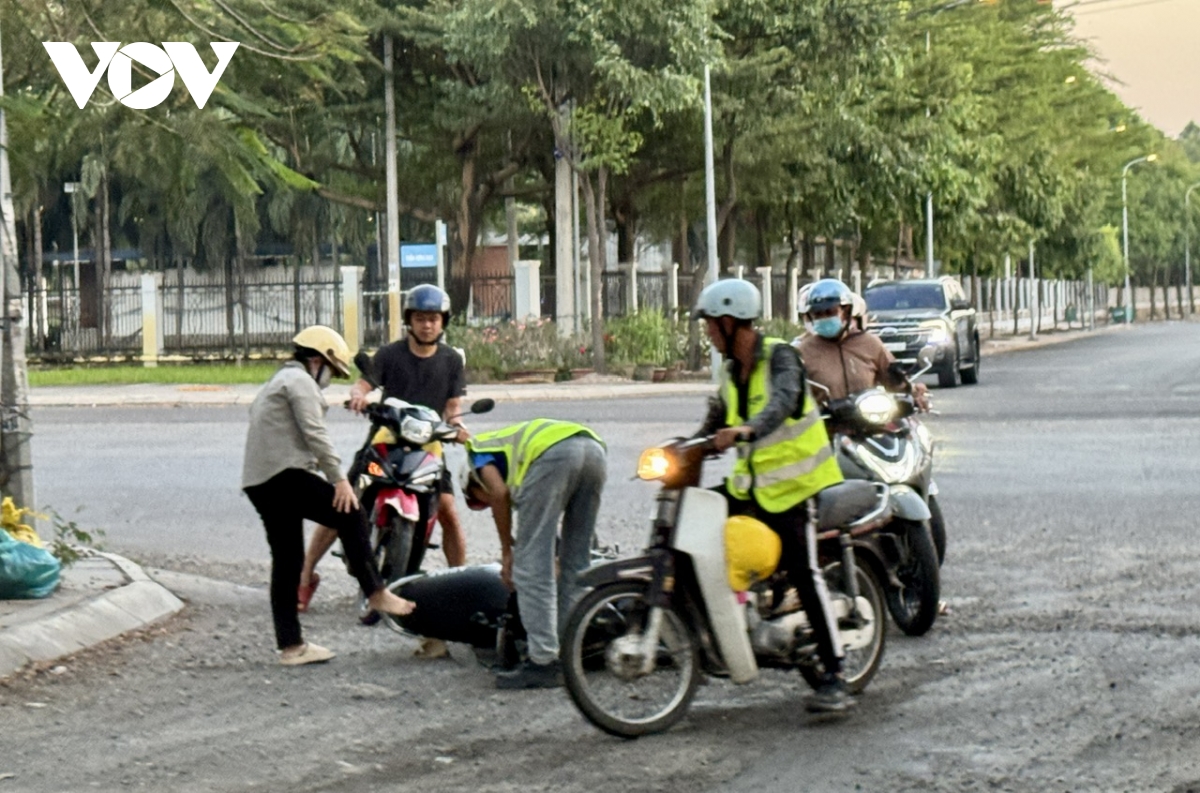 dan 10 nam keu cuu vi bai xe tai giua khu dan cu o phuong phu my hinh anh 2