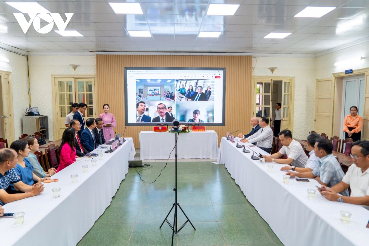 bao tang quai branly - jacques chirac se chuyen giao tu lieu ve hoang thanh hue hinh anh 2