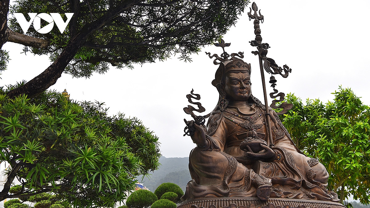 bao thap mandala tay thien tai hien 5 yeu to vu tru trong phat giao kim cuong thua hinh anh 14