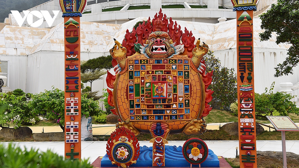 bao thap mandala tay thien tai hien 5 yeu to vu tru trong phat giao kim cuong thua hinh anh 1