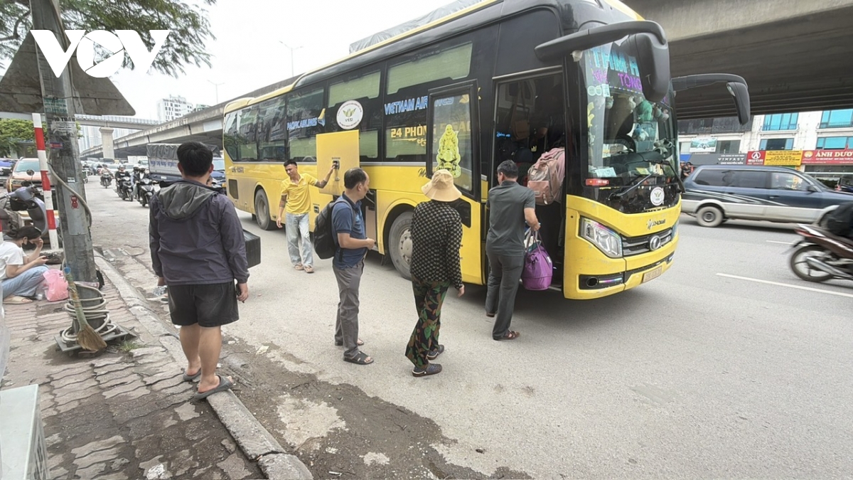  ben coc tai dien tren duong pham hung, nguyen xien do xu phat chua du nghiem hinh anh 14