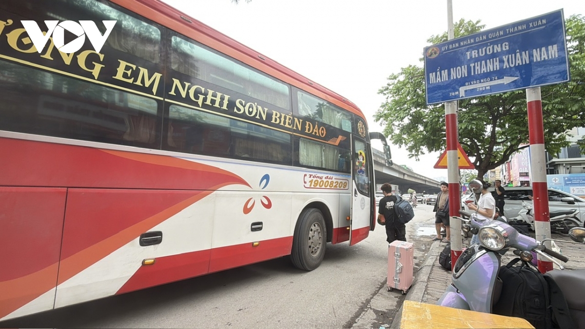  ben coc tai dien tren duong pham hung, nguyen xien do xu phat chua du nghiem hinh anh 18