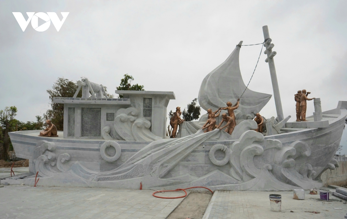 tu ben tau khong so den cang bien hien dai hai phong noi dai hanh trinh tren bien hinh anh 3