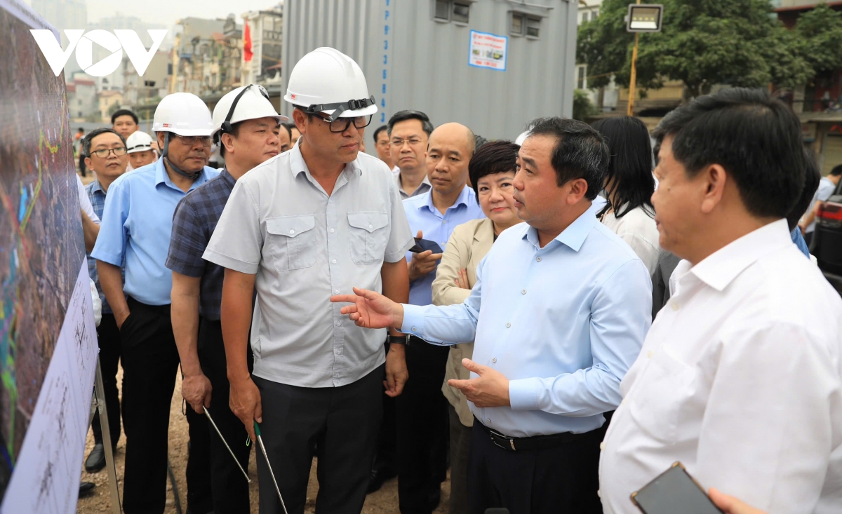 bi thu thanh uy ha noi kiem tra tien do cac cong trinh trong diem hinh anh 1