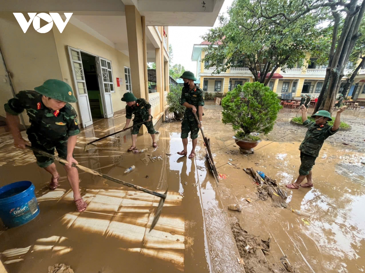 ky niem 80 nam ngay truyen thong llvt quan khu 5 tiep noi hao khi ba to hinh anh 2