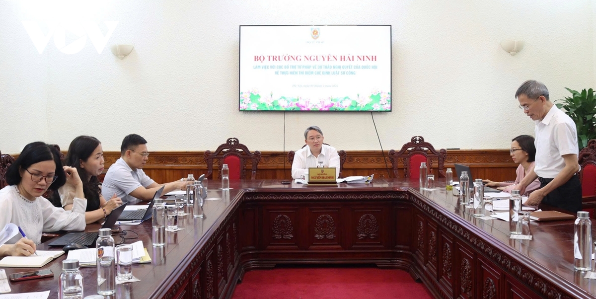 nhieu co che dac thu, vuot troi de thu hut nguoi gioi lam luat su cong hinh anh 1