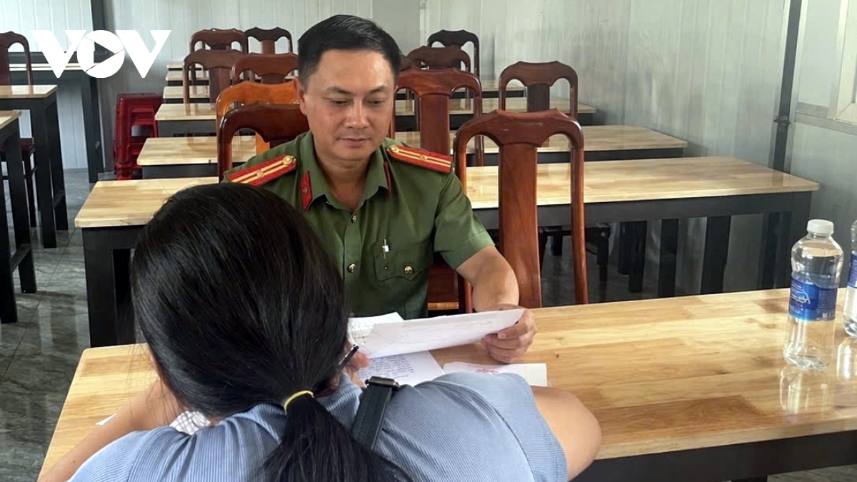 Dang tin xuyen tac luc luong cong an, 12 nguoi bi xu ly hinh anh 1