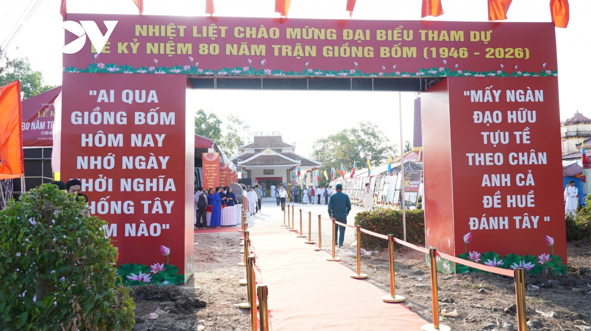 ca mau to chuc trong the le ky niem 80 nam tran giong bom hinh anh 1