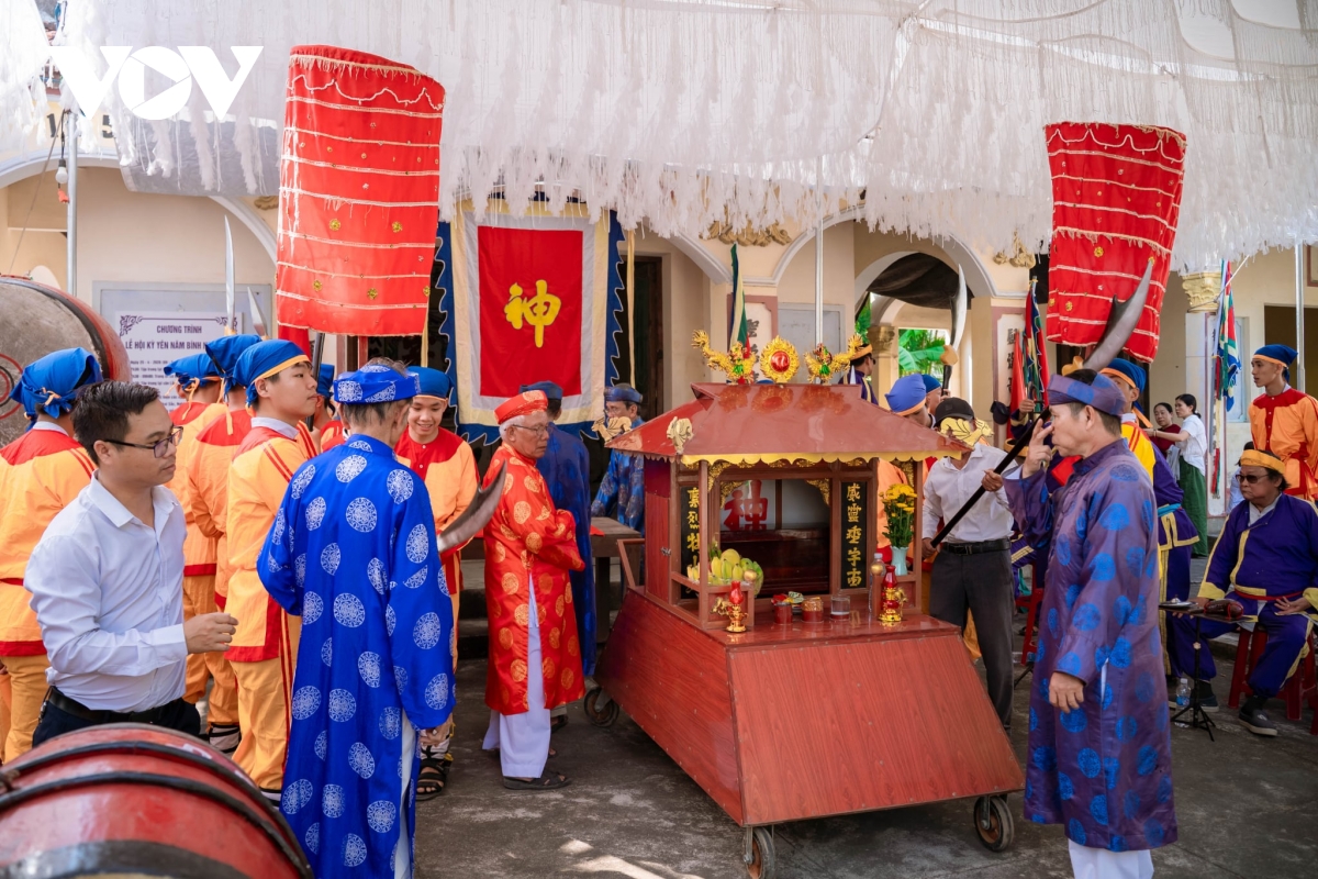 le hoi ky yen tai di tich quoc gia lam phu lam tuong nho tien nhan mo coi hinh anh 2