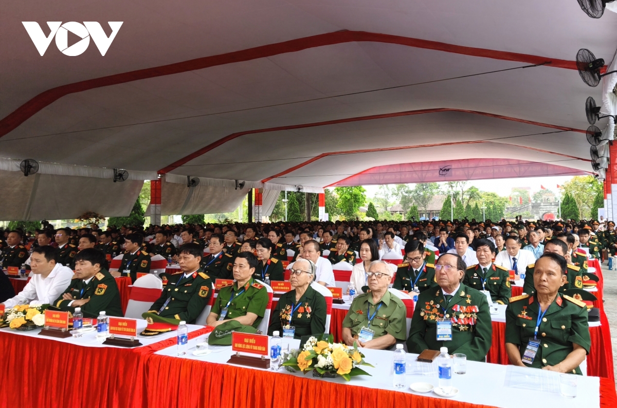 no luc 500 ngay dem quy tap hang nghin hai cot liet si hinh anh 4