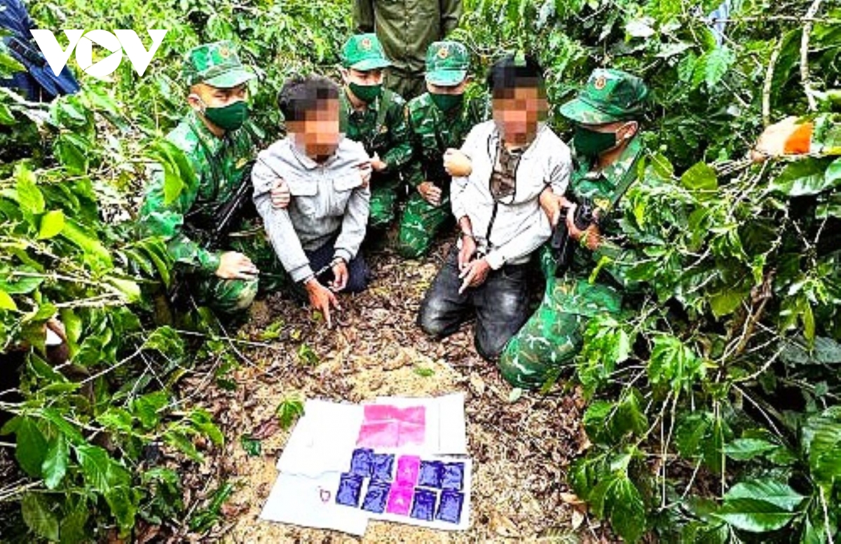 Dac nhiem mat phuc tom gon 2 doi tuong van chuyen ma tuy hinh anh 1