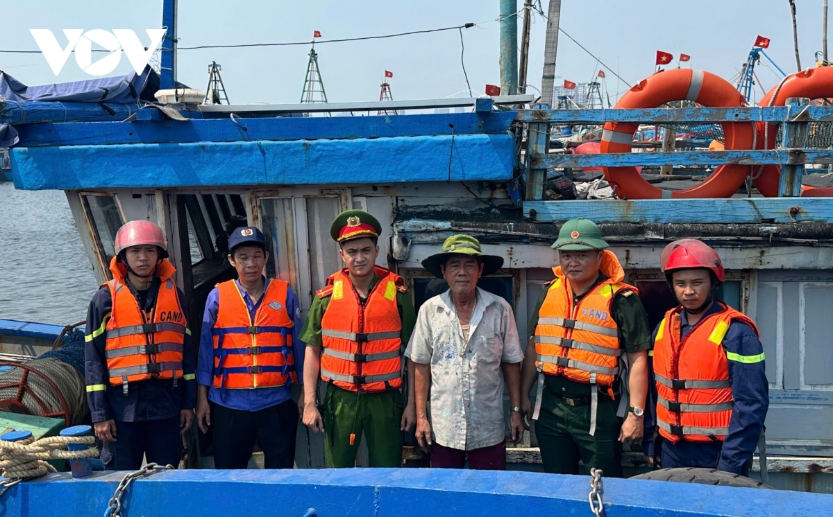 nang nong gay gat, Da nang chu dong phong chay chua chay tai au thuyen, cang ca hinh anh 5