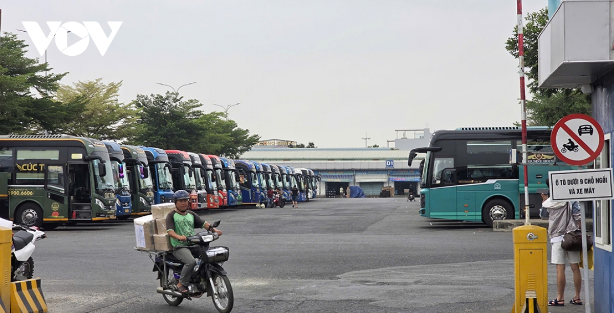 Da nang dam bao phuong tien van tai phuc vu nguoi dan, du khach ky nghi le hinh anh 1