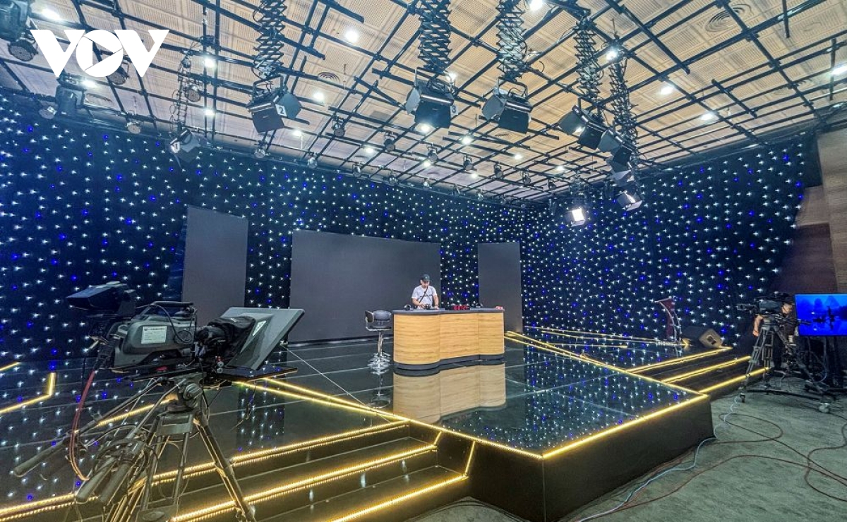 can canh phong thi truc tiep, san khau concert tai lien hoan phat thanh toan quoc hinh anh 2