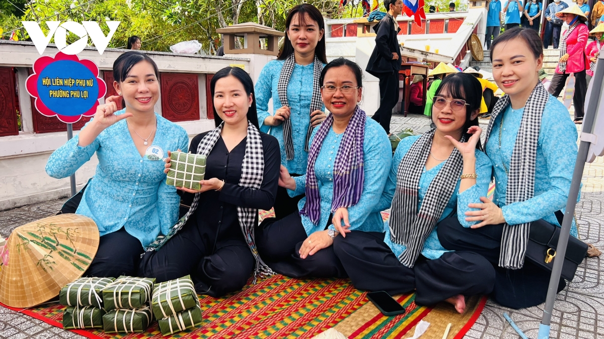 thi goi banh tet, banh chung dang tien vua hung hinh anh 2