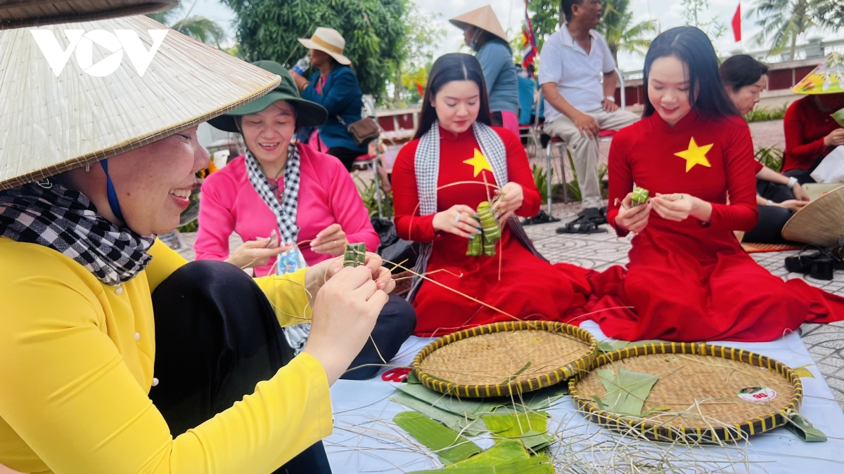 thi goi banh tet, banh chung dang tien vua hung hinh anh 5