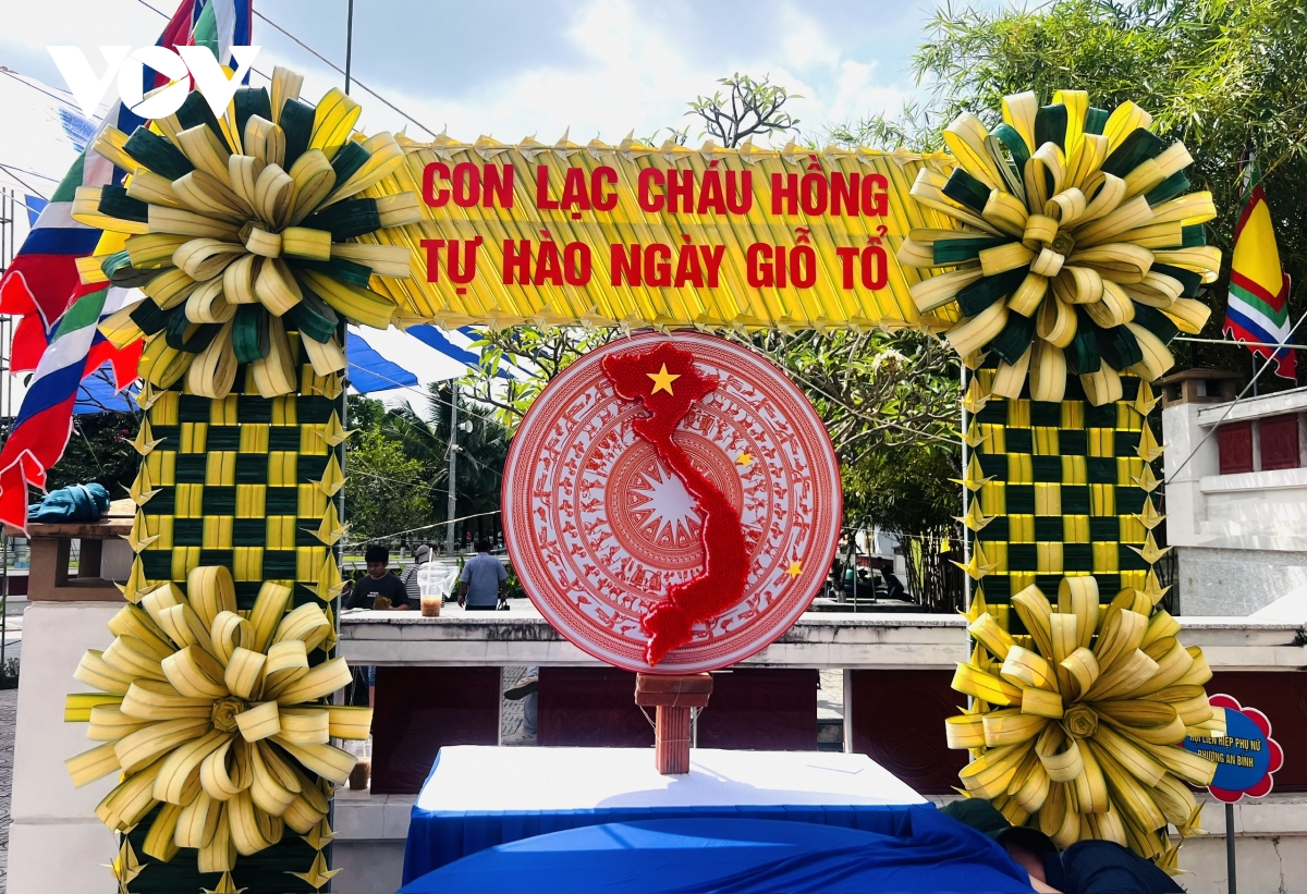 thi goi banh tet, banh chung dang tien vua hung hinh anh 1