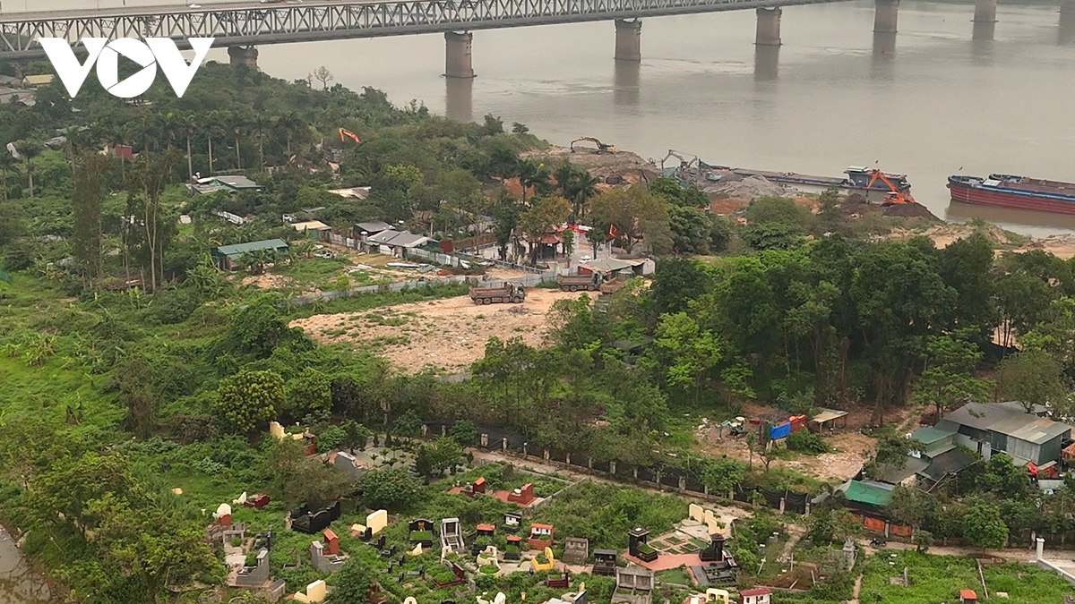 hien trang khu dat 20ha xay cong vien dau tien tai truc Dai lo canh quan song hong hinh anh 6