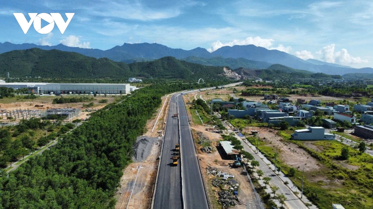 cam xe may, xe tho so, nguoi di bo vao cao toc hoa lien-tuy loan hinh anh 1