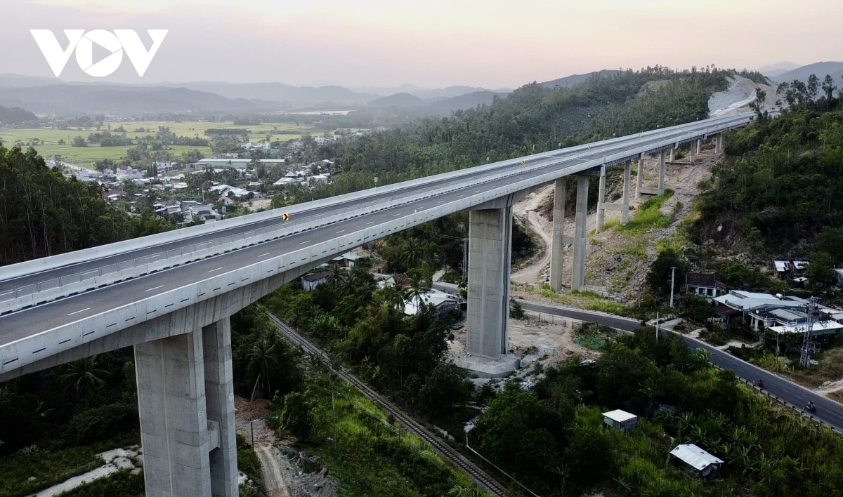 cao toc chi thanh - van phong qua Dak lak tang toc ve dich dip 30 4 hinh anh 3