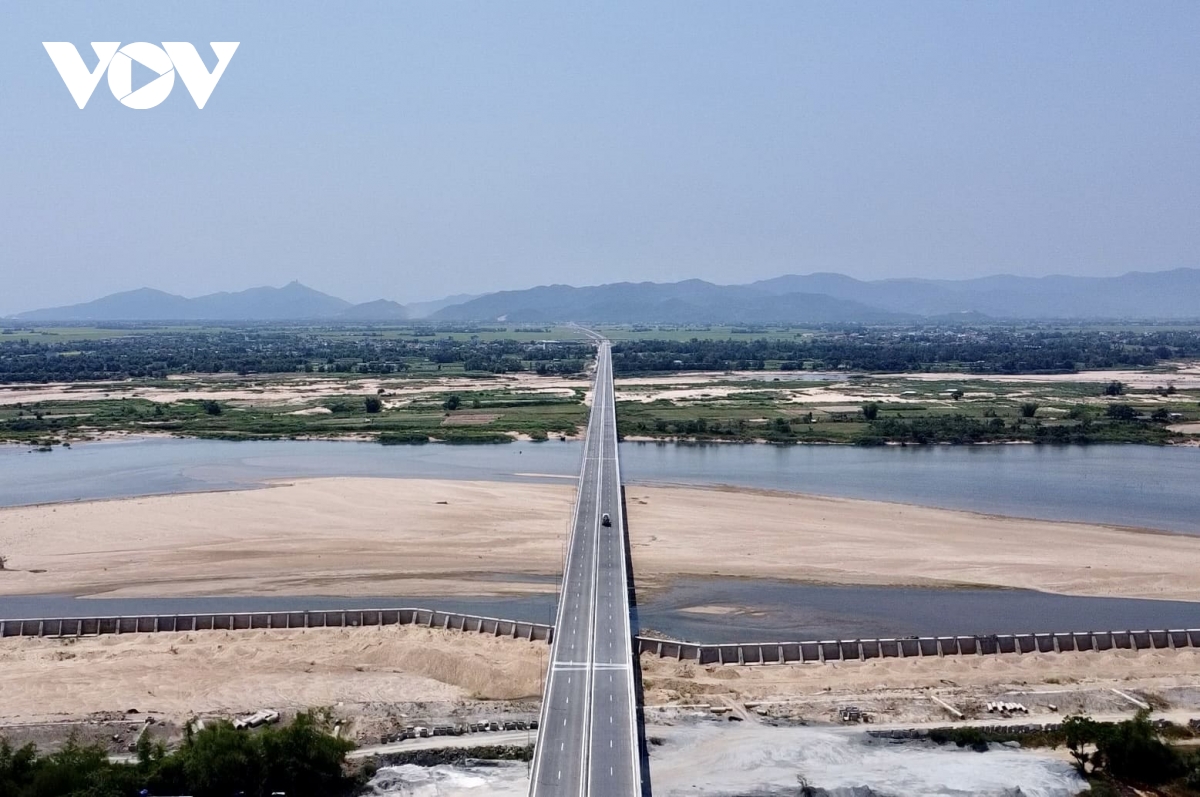 cao toc chi thanh - van phong qua Dak lak tang toc ve dich dip 30 4 hinh anh 9