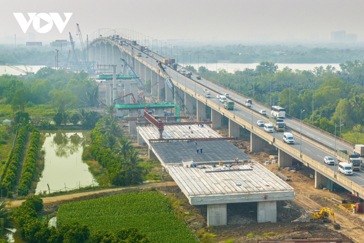 hoi ha tren cong truong cau long thanh 2, giai cuu cao toc tp.hcm - long thanh hinh anh 3