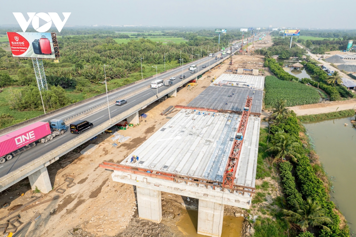 hoi ha tren cong truong cau long thanh 2, giai cuu cao toc tp.hcm - long thanh hinh anh 14