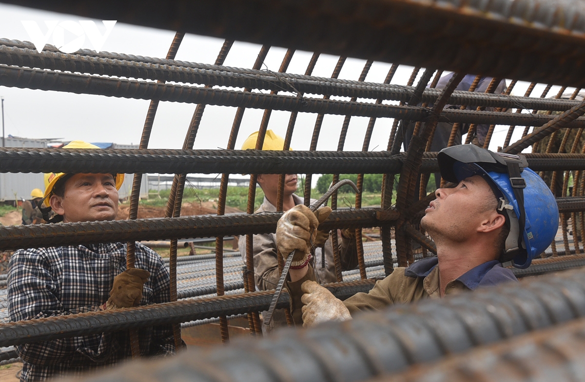 cau ngoc hoi tang toc thi cong truoc ap luc gia nhien lieu va vat lieu tang cao hinh anh 8