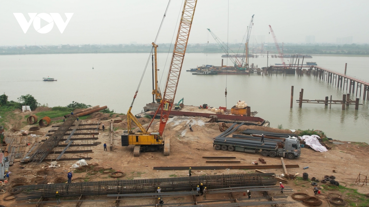 cau ngoc hoi tang toc thi cong truoc ap luc gia nhien lieu va vat lieu tang cao hinh anh 1