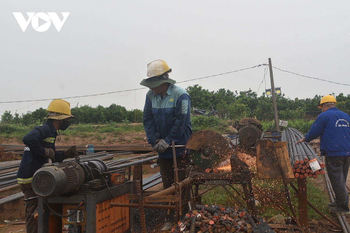 cau ngoc hoi tang toc thi cong truoc ap luc gia nhien lieu va vat lieu tang cao hinh anh 9