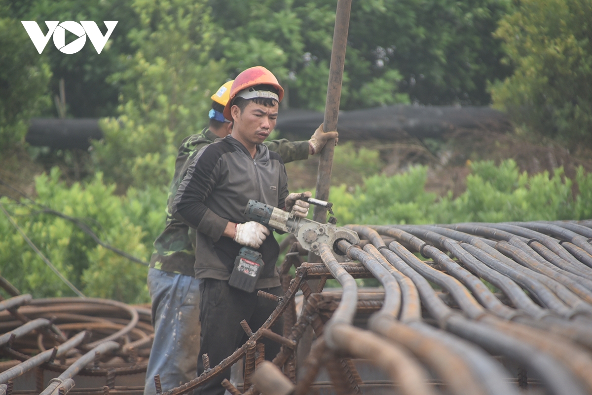 cau ngoc hoi tang toc thi cong truoc ap luc gia nhien lieu va vat lieu tang cao hinh anh 11